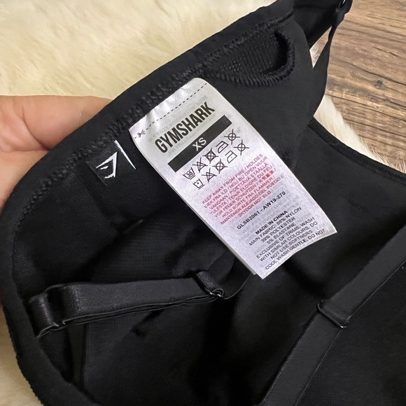 Gymshark Black Seamless Sports Bra – XS, Adjustable Straps, Like New - Picture 3 of 3